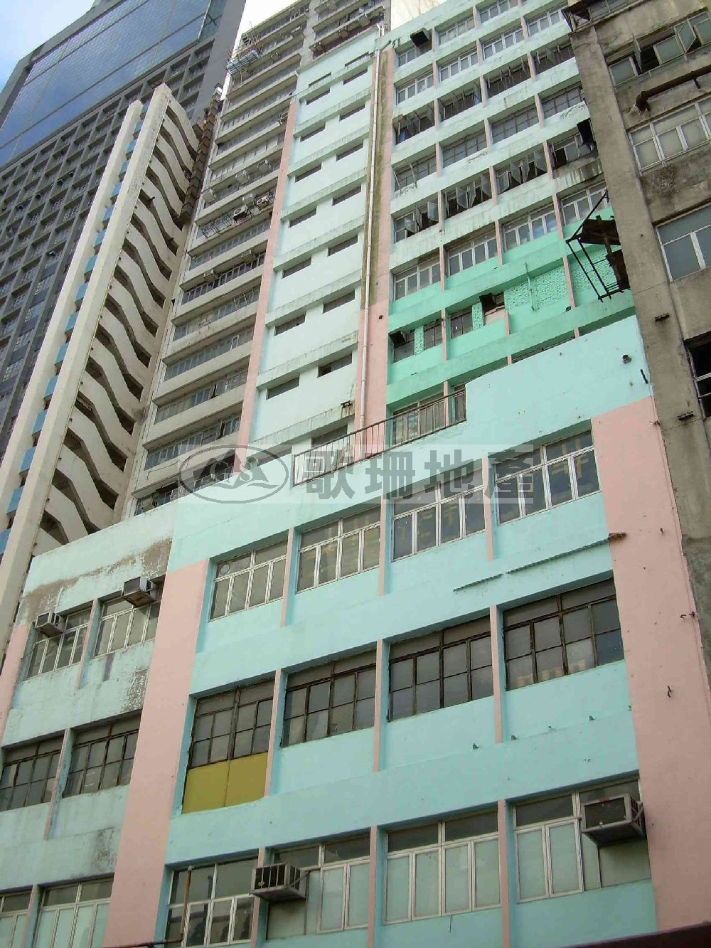 京華工廠貨倉大廈 - 歌珊地產有限公司 - 葵荃區工商舖專家